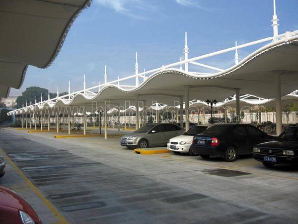 膜結構停車棚HC010